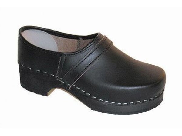 Schwarze Schuhclogs