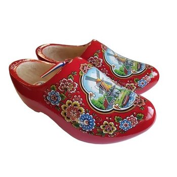 Rote Holzschuhe mit Mühle