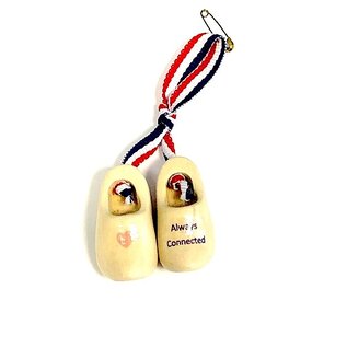 Corsage clogs with text