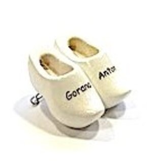 Brooch clogs with text