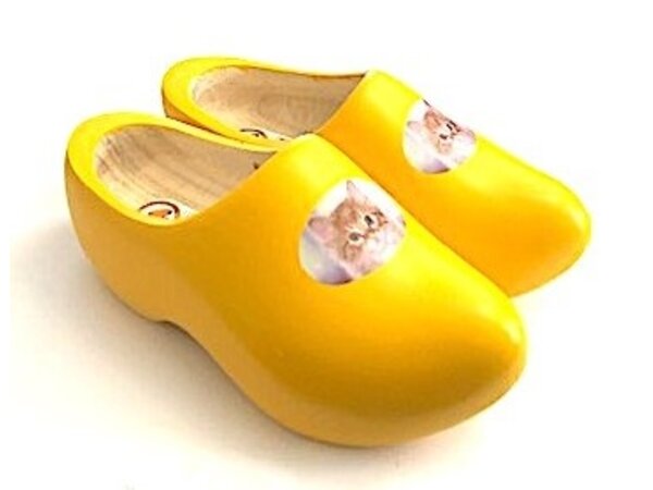 Houten klompen met een afbeelding van uw eigen poes