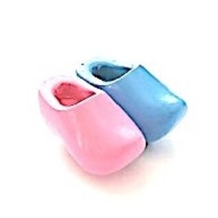 Birth clogs on a magnet