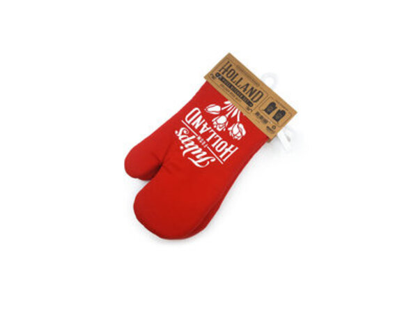 Red oven gloves