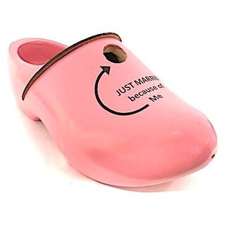 Birdhouse clog painted with text