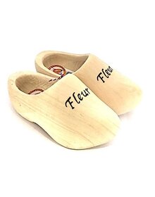 Holzschuhe mit Gravur