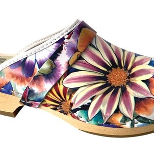 Ladies shoe clog flowers