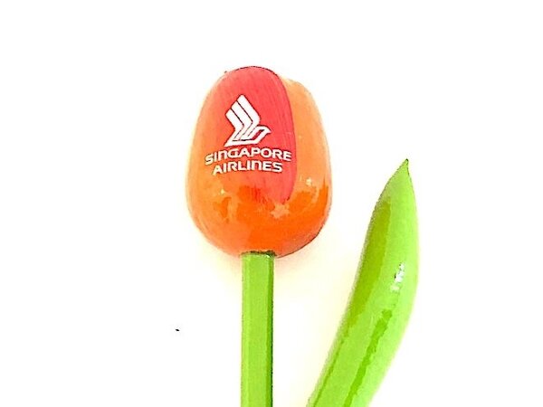 houten tulp met logo 20 cm