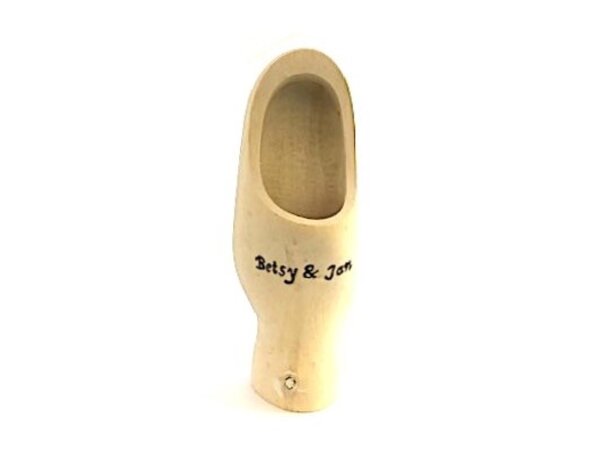 Desk clog on foot with engraving