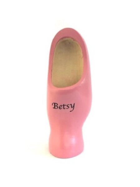 Desk clog on foot with text