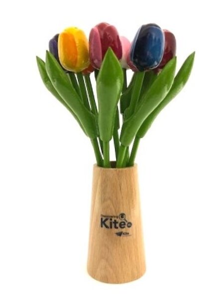 Kleine houten tulpen in een houten design vaas met logo