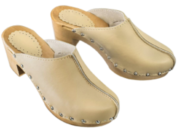 Wooden sandals with high heel beige