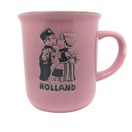 Pink mug with kissing couple