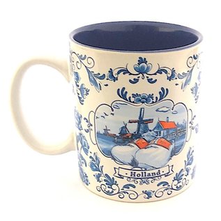 Delft blue mug with kissing couple