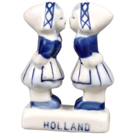 Dutch kissing girls delft blue