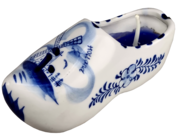 Delftware souvenir clogs