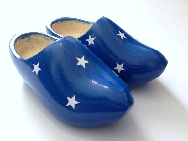 Wooden clogs with stars