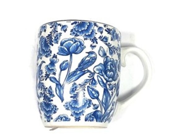 Cup with Delft blue tulips
