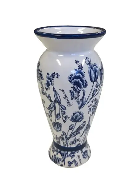 Vase mit blauen Blumen