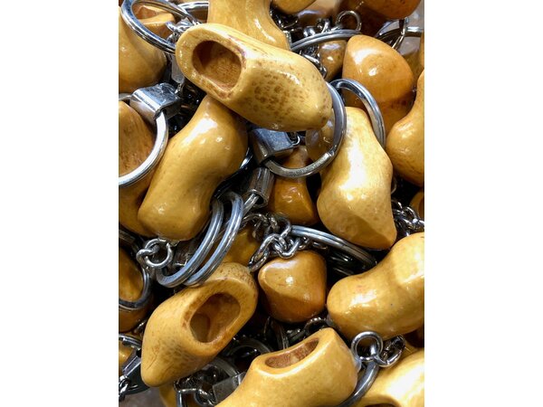 Key ring with 1 clog