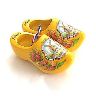 Gele souvenirs klompjes 14 cm met afbeelding molen en tulpen