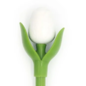 Weiße Tulpe aus Holz auf einem Kugelschreiber