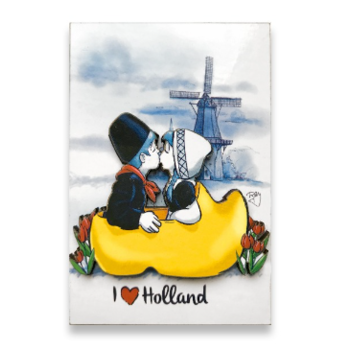 Kissing Couple Clog Magnet