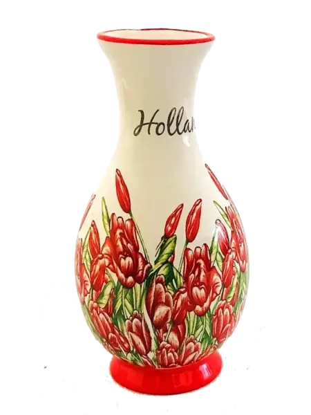 Vase mit roten Tulpen