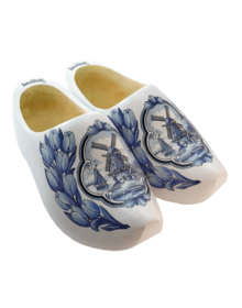 Delft Blue Wooden Shoes – Iconic Dutch Souvenir with an Elegant Look