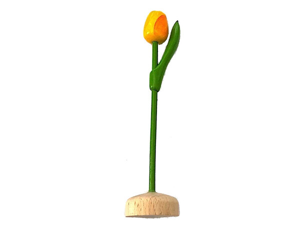 Gelbe kleine Holztulpe auf Fuß