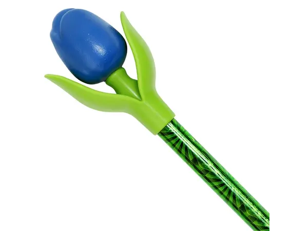 Blaue Mini-Tulpe auf einem Bleistift