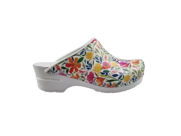 Medizinische Clogs mit Blumen