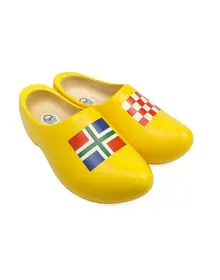 Holzschuhe mit Flagge