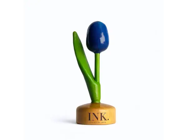 Nijhuis klompenfabriek Holz Tulpen mit Logo auf Fuß in verschiedenen Farben