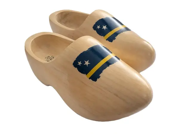 Houten klompen met vlag