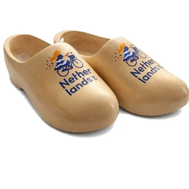 Holzschuhe mit Namen