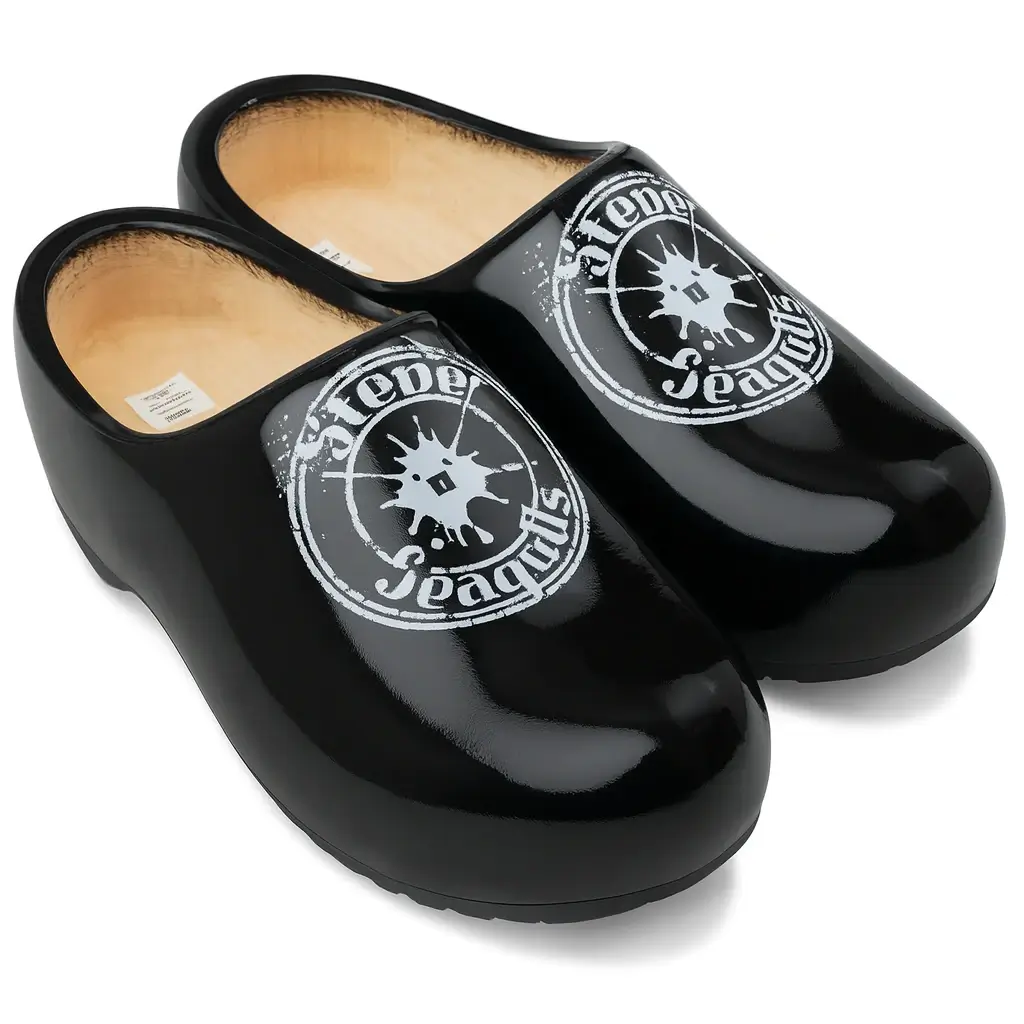 Wooden shoes that you can just try on – De Hollandse Klompenwinkel