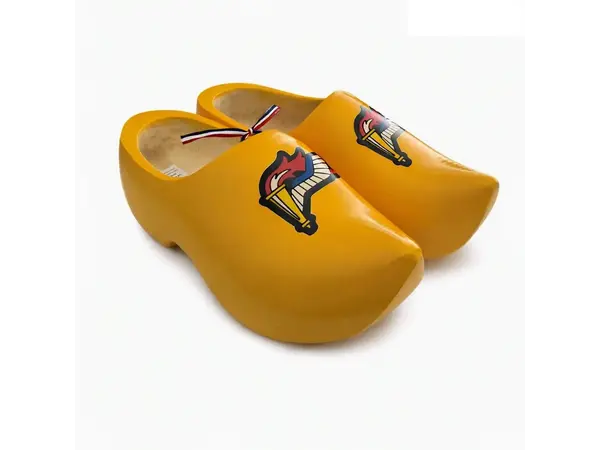 Holzschuhe mit Logo mit spitze Nase