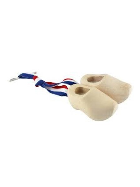 Brooch / corsage clogs chafed