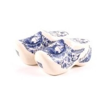 salt and pepper set as souvenirsclogs