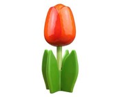 houten tulpen op blad