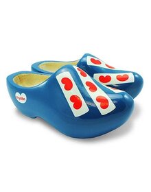 Friese Kinderholzschuhe - Blaue Clogs mit friesischer Flagge.