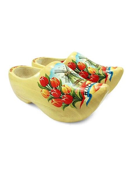 Holzschuhe mit Mühle lackiert