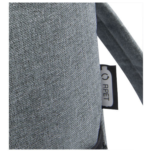 Excursion RPET koelrugzak 12061680 van gerecycled polyester met PEVA-koelvak, voorvak en mesh zijvak, bedrukt met logo