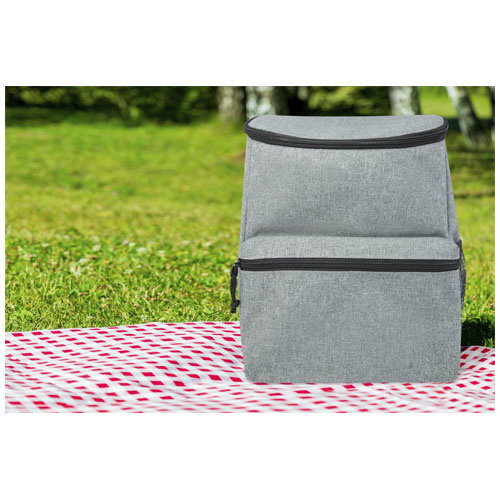 Excursion RPET koelrugzak 12061680 van gerecycled polyester met PEVA-koelvak, voorvak en mesh zijvak, bedrukt met logo