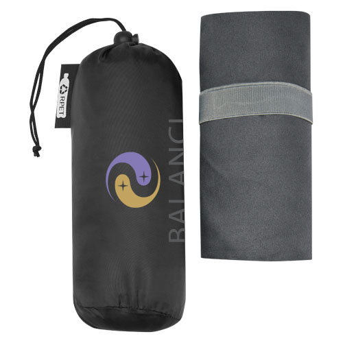 Bad & Wellness geschenken Pieter ultra lichtgewicht en sneldrogende handdoek van gerecycled PET