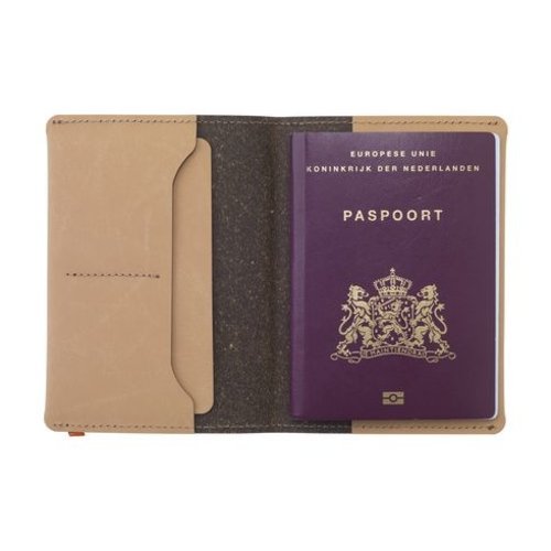 Recycled Leather Passport Holder paspoorthoesje W140