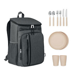 Montecool RPET koeltas rugzak MO6167 van gerecycled 600D RPET met geïsoleerd koelvak en complete picknickset voor twee personen bedrukken met logo