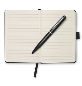 Notalux A6 notitieboekje met balpen MO8109 – compact notitieboekje met kartonnen kaft, elastische sluiting en metalen balpen, ideaal relatiegeschenk