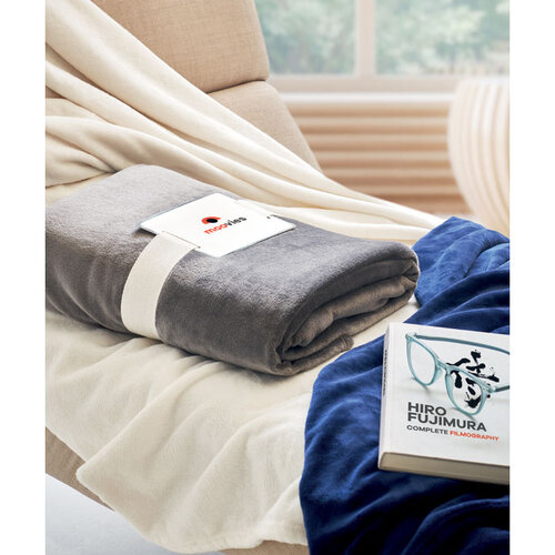 Logan RPET fleecedeken MO6804 van gerecycled flanellen fleece met lint en bedrukbare kaart