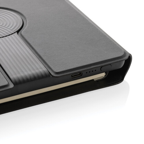 Swiss Peak RCS rPU notitieboek met 2-in-1 draadloze oplader P774.562